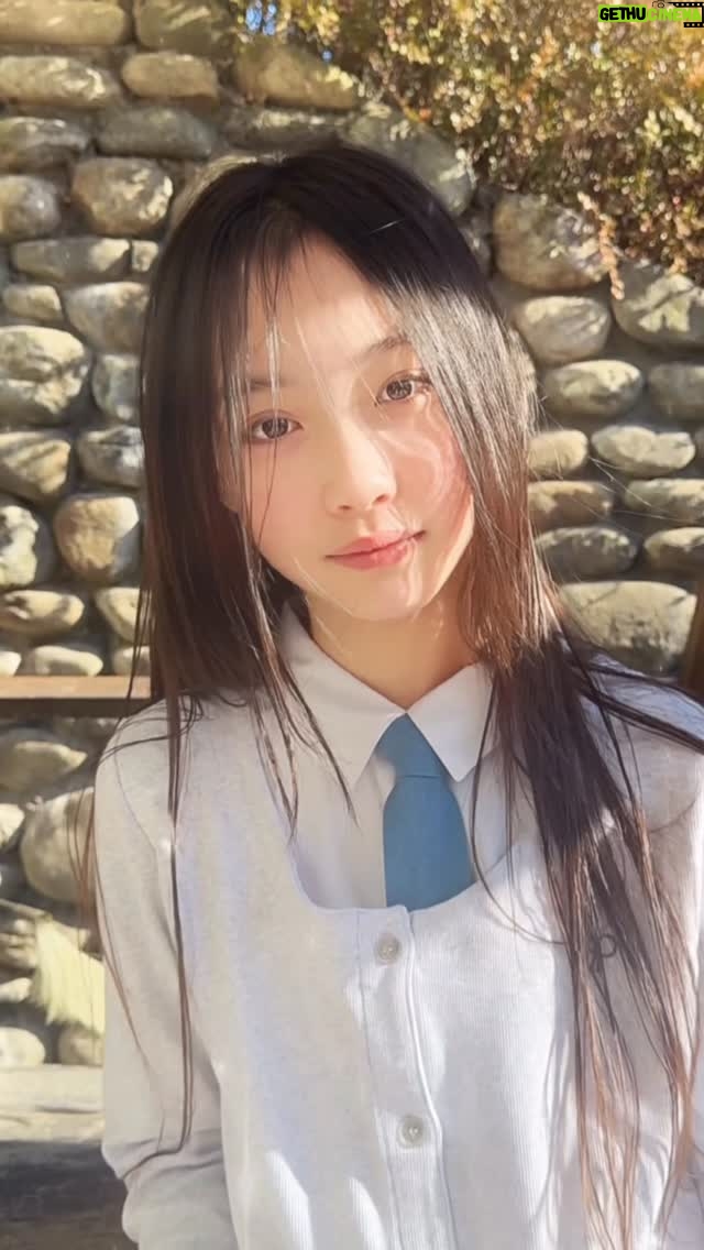Kang Hye-rin - 1K Likes - 6학년 되니 예쁜 척도 오글거려하고🙄
짧게나마 협조 감사🤍
 
 
 
린이가 입은 옷은 @applepinkgirls
#애플핑크 #혜린_tv #주니어모델 #스쿨룩 #14년생