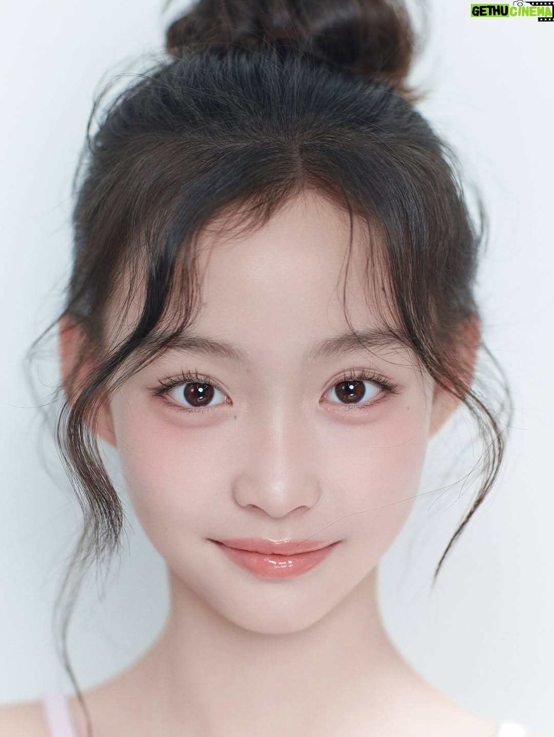 Kang Hye-rin - 36.1K Likes - 이 프로필, 저장각✨
헤메 마친 실물도 너무 예뻤는데
그것보다 더 예쁘게 담아주셔서 감동…💕

*모델 겸 아역배우로 활동중인 강혜린 @peach_riny 입니다

 
 
📷 @sunhwaso
💋 @gon__make
#스튜디오선화#프로필#프로필사진