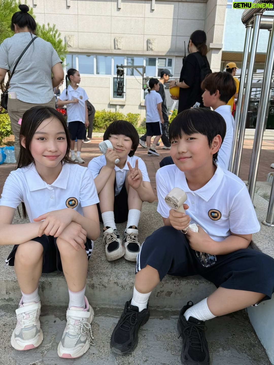 Kang Hye-rin - 2.7K Likes - 웅산초 부반장 이세령💗
즐거웠던 촬영 현장!🎬
편집 된 장면 다행히 찍어놓았네 ㅎㅎ 이렇게라도 첨부!
 
 
 
#프로보노 #tvn드라마 #아역배우 #촬영장 #혜린_촬영