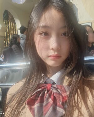 Kang Hye-rin Instagram - 못 올렸던 25년도 셀ㄹㄹㄹ카🤳
#초5 #셀카 #기록 #교복 #주니어모델