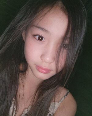 Kang Hye-rin Instagram - 못 올렸던 25년도 셀ㄹㄹㄹ카🤳
#초5 #셀카 #기록 #교복 #주니어모델