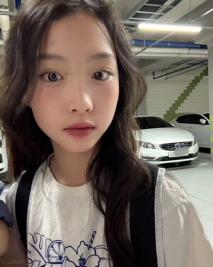 Kang Hye-rin Instagram - 못 올렸던 25년도 셀ㄹㄹㄹ카🤳
#초5 #셀카 #기록 #교복 #주니어모델