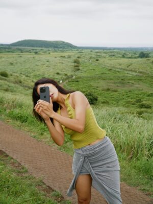 Kang So-yeon Instagram - JeJu 💚 폭삭속았수다😆
When you visit Korea, spend a few days in Jeju! Beautiful sights and tasty food await.☺️
#제주도 #jejuisland