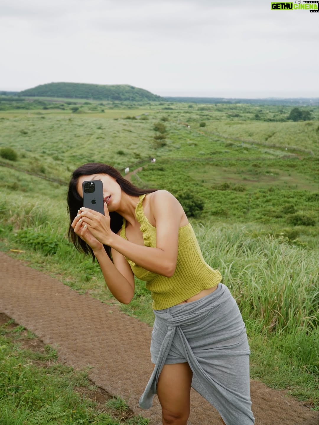 Kang So-yeon - 35.2K Likes - JeJu 💚 폭삭속았수다😆
When you visit Korea, spend a few days in Jeju! Beautiful sights and tasty food await.☺️
#제주도 #jejuisland