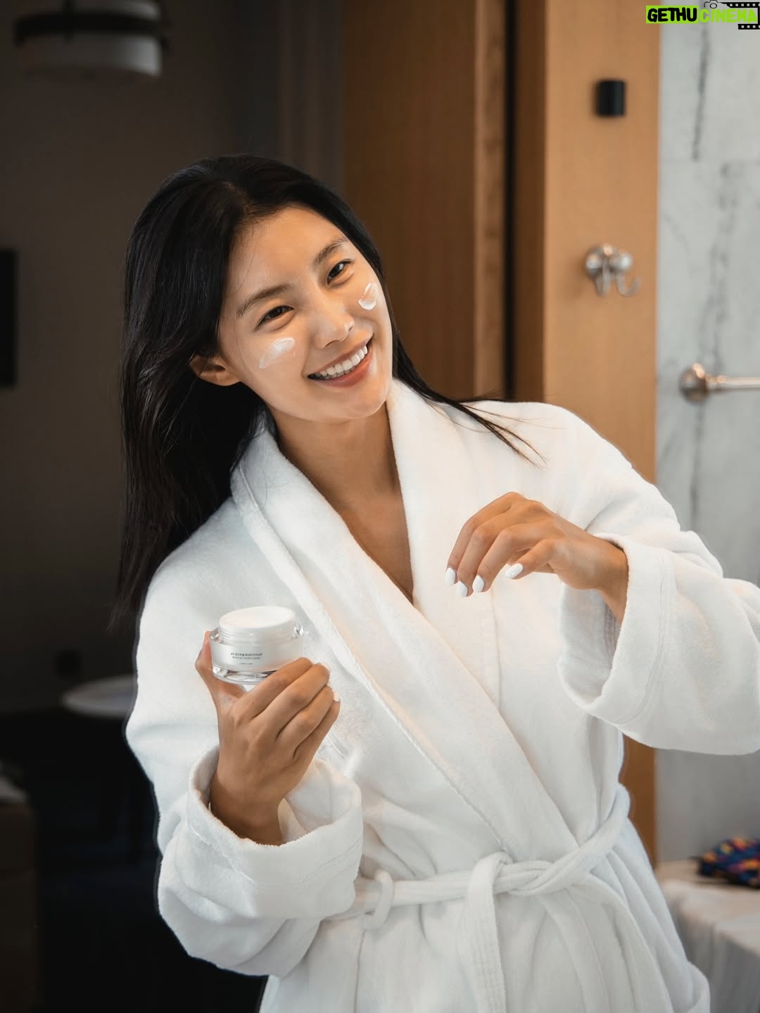 Kang So-yeon - 44.8K Likes - 💆‍♀️Wanna know my skincare secret?💖