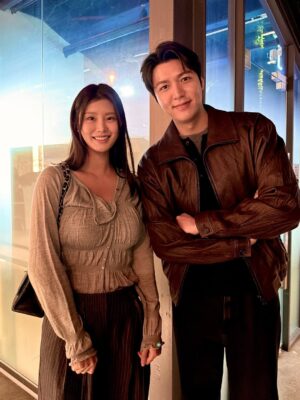 Kang So-yeon Instagram - “Is Lee Min-ho really that nice in real?”
Yes. Took a photo together at the Made in Korea photo wall so polite, leaned in for the shot. Truly handsome ✨

Thank you for inviting me to the Made in Korea premiere. The Disney  series is going to be a huge hit..!🎬

메이드 인 코리아 시사회 초대해 주셔서 감사합니다.
갑작스럽게 포토월 서게 돼서 준비가 안된 모습이었지만
그만큼 특별한 하루였어요☺️
시리즈 12월 24일에 개봉한다니 너무 기대됩니다!
메이드 인 코리아 응원할게요!! 화이팅!!!

#메이드인코리아 #Madeinkorea #Premiere