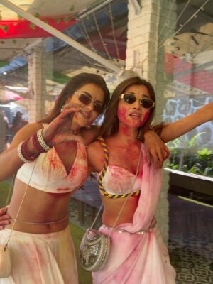 Kanika Mann Instagram - We played , we slayed đ
#happyholiâ¤ď¸
.
.
Wearing @anusoru â¤ď¸
