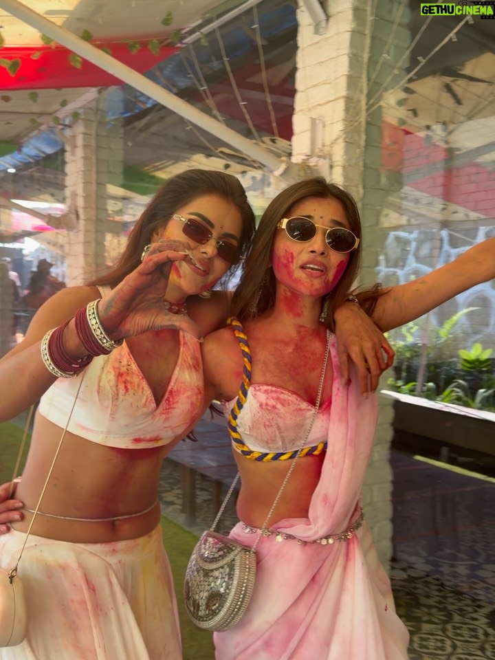 Kanika Mann - 230.9K Likes - We played , we slayed 🌈
#happyholi❤️

.

.
Wearing @anusoru ❤️