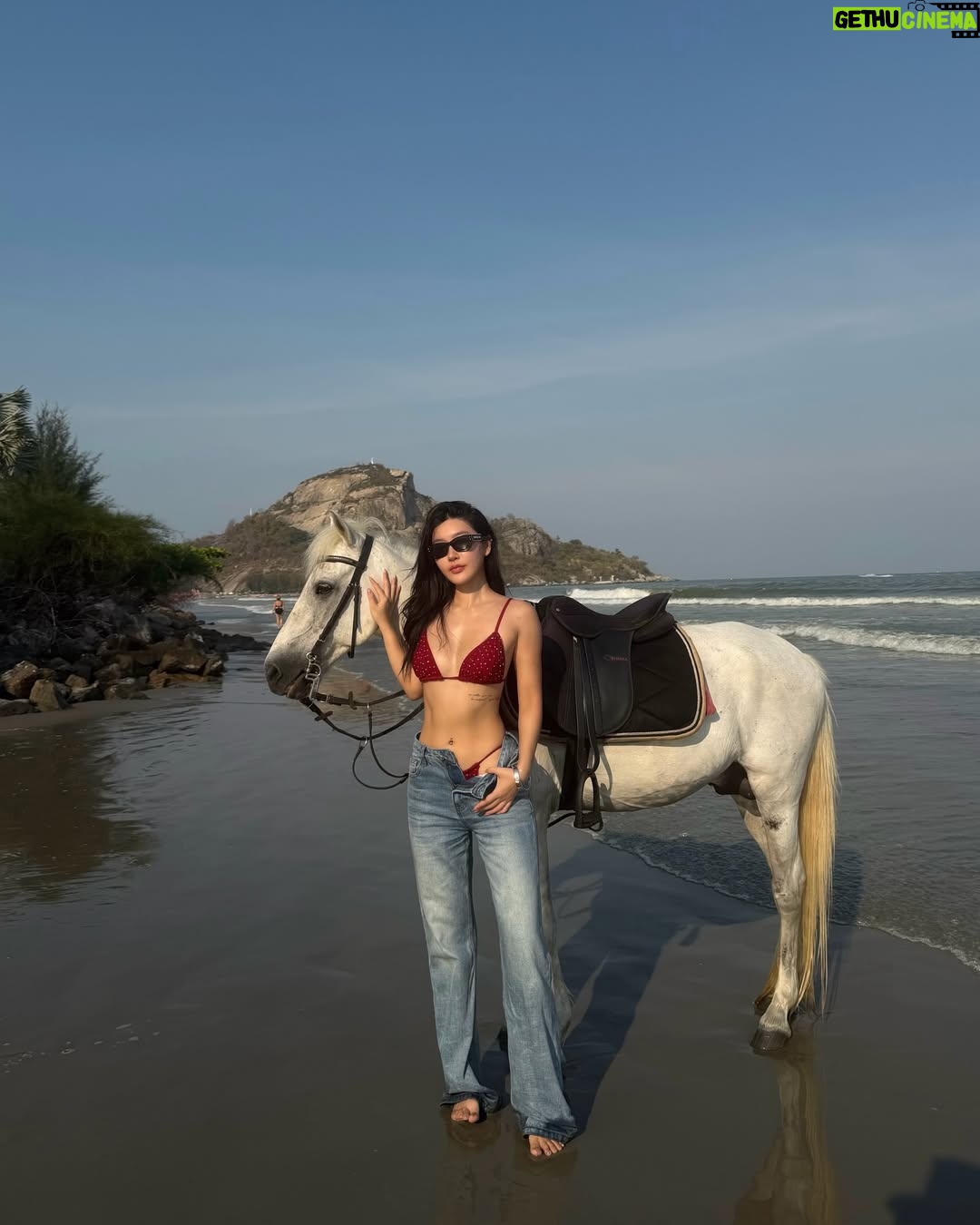 Kanyaphak Pongsak - 14.2K Likes - เจนนี่ไม่ชอบสีแดง🫣🍎🐎ฮี่ๆ

👙 @meskmuse
👖 @quince.bkk