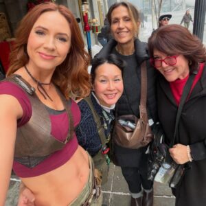 Karen Gillan Instagram - Lately in Jumanji…