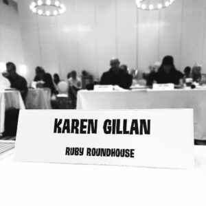 Karen Gillan Instagram - Anyone wanna dance…? Yeah…we are so back 
#jumanji