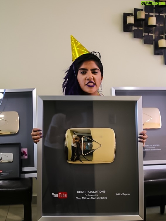 Karen Polinesia - 554.9K Likes - 2016 pt1 

¿Quieren parte 2?