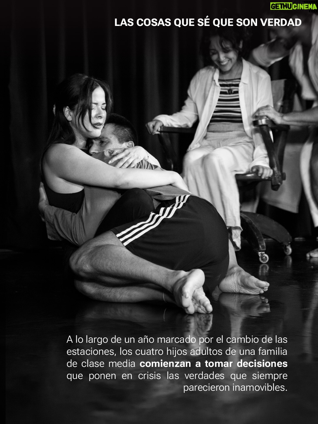 Karina Jordán - 560 Likes - Esta es la historia de una familia que, como la tuya, ha construido su vida sobre certezas. O al menos eso creen.

Una obra sobre crecer, transformarse y aceptar que quienes amamos también pueden ser distintos.

LAS COSAS QUE SÉ QUE SON VERDAD🤍
ESTRENO: 28 DE MARZO

🎟️Compra tus entradas en preventa a S/49 y asegura los mejores asientos en el teatro.
🎟️Entradas en el link de nuestro perfil, en la boletería del teatro desde las 3pm, o al WhatsApp 941 365 092.

Gracias a KFC, Starbucks y ВСР.