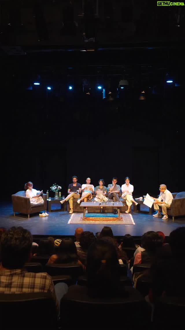 Karina Jordán - 157 Likes - ¿Por qué abrimos nuestras lecturas al público? Porque estar presentes es mirarnos, escucharnos y construir en comunidad.

Así fue nuestro primer encuentro con ”Las cosas que sé que son verdad”, donde actores, director y público compartiendo preguntas, comentarios y emociones para empezar este ritual creativo.

Gracias por ser parte de este comienzo.
Con ustedes, el teatro se siente en casa.🤍

ESTRENO: 28 DE MARZO

🎟️Compra tus entradas en preventa a S/49 y asegura los mejores asientos en el teatro.
🎟️Entradas en el link de nuestro perfil, en la boletería del teatro desde las 3pm, o al WhatsApp 941 365 092.

Gracias a KFC, Starbucks y ВСР.
EL PODER DE ESTAR PRESENTES