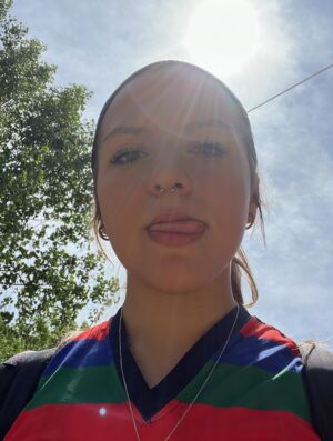 Karina 'La Princesita' Instagram - Ayer fue un día de los que no se borran.  Fin de una etapa como dijo el director, pero comienzo de otra @solcitocwirkaluk Sé que duele y que hay mil preguntas como ¿y ahora qué? Pero en todas, las que sean, siempre con vos siendo todo lo que necesites que sea y por sobre todo tu fan número 1 en lo que sea que hagas. Te amo!!! Y no puedo creerlo que tan rápido pasó el tiempo. Voy a extrañar mucho llevarte al colegio pero te voy a llevar a donde quieras ir. O tal vez me lleves vos a mi 🥹❤️ toda la felicidad mi bebé, mi vida y mi prioridad por siempre. ✨ 💖