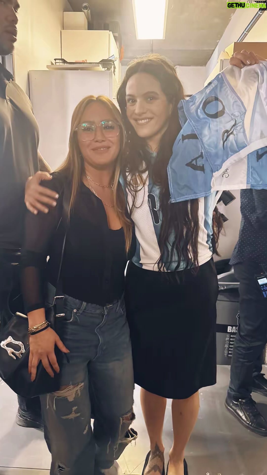 Karina 'La Princesita' - 445.7K Likes - Rosalía reaccionando a Con la misma moneda 🥺 

gracias @luzutv @nicoocchiato @guidoco 
@angelatorres tirando centros 🤭🥰❤️❤️ 

Te amamos @rosalia.vt