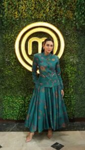 Actress Karisma Kapoor HD Photos and Wallpapers January 2026
