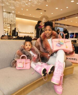 Kash Doll Instagram - Fly just like ya mama 
baby girl you my good karma 
💎#twins #myminime💕 #mommyanddaughter❤️ #kashdollandherbabydoll jumpsuit: @fashionnova