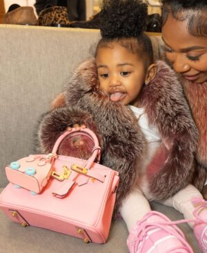 Kash Doll Instagram - Fly just like ya mama 
baby girl you my good karma 
💎#twins #myminime💕 #mommyanddaughter❤️ #kashdollandherbabydoll jumpsuit: @fashionnova