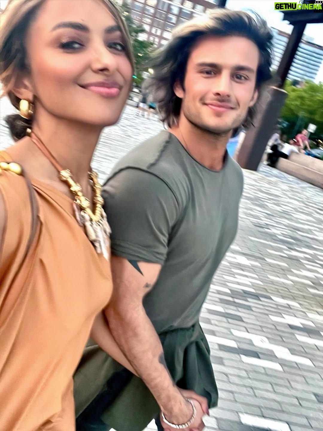 Kat Graham - 503K Likes - Happy birthday my love @bryantwood ❤️🎈🌹