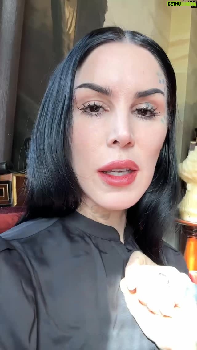 Kat Von D - 131.6K Likes - 🖤
