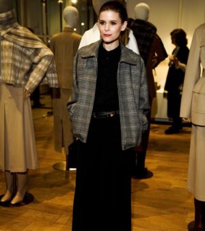 Kate Mara Instagram - Very Important NY fashion week werk