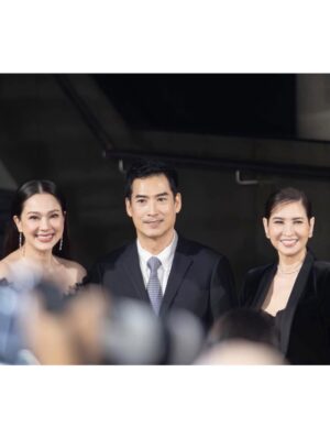 Kathaleeya McIntosh Instagram - ดีใจ มีความสุขและสนุกสนานทุกครั้งที่ได้ทำงานค่ะ 🥰 ใช่ค่ะ…รูปทุกรูปขโมยเค้ามาค่ะ 😝 ไม่ใช่เป็นคนถ่ายรูปหรือถ่ายรูปไม่เก่งนั่นเอง เลยต้องใช้วิธีไปจุ๊บแจงรูปจากท่านอื่นๆมาค่ะ 😚 ดีใจที่ได้เจอทุกคนนะคะ ♥️ ฝากละครเรื่อง สอดสร้อยมาลาด้วยค่ะ รวมไปถึงฝากเรื่อง วิมานอากาศ(Sky Castle) และ อรุณรุ่งด้วยค่ะ 🙇🏻‍♀️💕 (ขอบคุณรูปจากเจ้าของรูปทุกท่านมา ณ ที่นี้ด้วยนะคะ 🙏🏻😍 เชิญใส่เครดิตได้ตามอัธยาศัยค่ะและขออภัยที่ไม่ได้ขอก่อนเพราะจำไม่ได้ว่าขโมยมาจากใครบ้างอ่ะค่ะ 😁) #สอดสร้อยมาลา #วิมานอากาศ #อรุณรุ่ง #oneสนั่นจอ2026