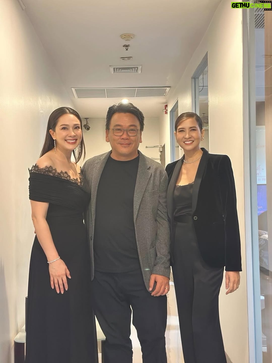 Kathaleeya McIntosh - 4K Likes - ดีใจ มีความสุขและสนุกสนานทุกครั้งที่ได้ทำงานค่ะ 🥰 ใช่ค่ะ…รูปทุกรูปขโมยเค้ามาค่ะ 😝 ไม่ใช่เป็นคนถ่ายรูปหรือถ่ายรูปไม่เก่งนั่นเอง เลยต้องใช้วิธีไปจุ๊บแจงรูปจากท่านอื่นๆมาค่ะ 😚 ดีใจที่ได้เจอทุกคนนะคะ ♥️ ฝากละครเรื่อง สอดสร้อยมาลาด้วยค่ะ รวมไปถึงฝากเรื่อง วิมานอากาศ(Sky Castle) และ อรุณรุ่งด้วยค่ะ 🙇🏻‍♀️💕 (ขอบคุณรูปจากเจ้าของรูปทุกท่านมา ณ ที่นี้ด้วยนะคะ 🙏🏻😍 เชิญใส่เครดิตได้ตามอัธยาศัยค่ะและขออภัยที่ไม่ได้ขอก่อนเพราะจำไม่ได้ว่าขโมยมาจากใครบ้างอ่ะค่ะ 😁) #สอดสร้อยมาลา #วิมานอากาศ #อรุณรุ่ง #oneสนั่นจอ2026