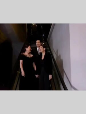Kathaleeya McIntosh Instagram - ดีใจ มีความสุขและสนุกสนานทุกครั้งที่ได้ทำงานค่ะ 🥰 ใช่ค่ะ…รูปทุกรูปขโมยเค้ามาค่ะ 😝 ไม่ใช่เป็นคนถ่ายรูปหรือถ่ายรูปไม่เก่งนั่นเอง เลยต้องใช้วิธีไปจุ๊บแจงรูปจากท่านอื่นๆมาค่ะ 😚 ดีใจที่ได้เจอทุกคนนะคะ ♥️ ฝากละครเรื่อง สอดสร้อยมาลาด้วยค่ะ รวมไปถึงฝากเรื่อง วิมานอากาศ(Sky Castle) และ อรุณรุ่งด้วยค่ะ 🙇🏻‍♀️💕 (ขอบคุณรูปจากเจ้าของรูปทุกท่านมา ณ ที่นี้ด้วยนะคะ 🙏🏻😍 เชิญใส่เครดิตได้ตามอัธยาศัยค่ะและขออภัยที่ไม่ได้ขอก่อนเพราะจำไม่ได้ว่าขโมยมาจากใครบ้างอ่ะค่ะ 😁) #สอดสร้อยมาลา #วิมานอากาศ #อรุณรุ่ง #oneสนั่นจอ2026
