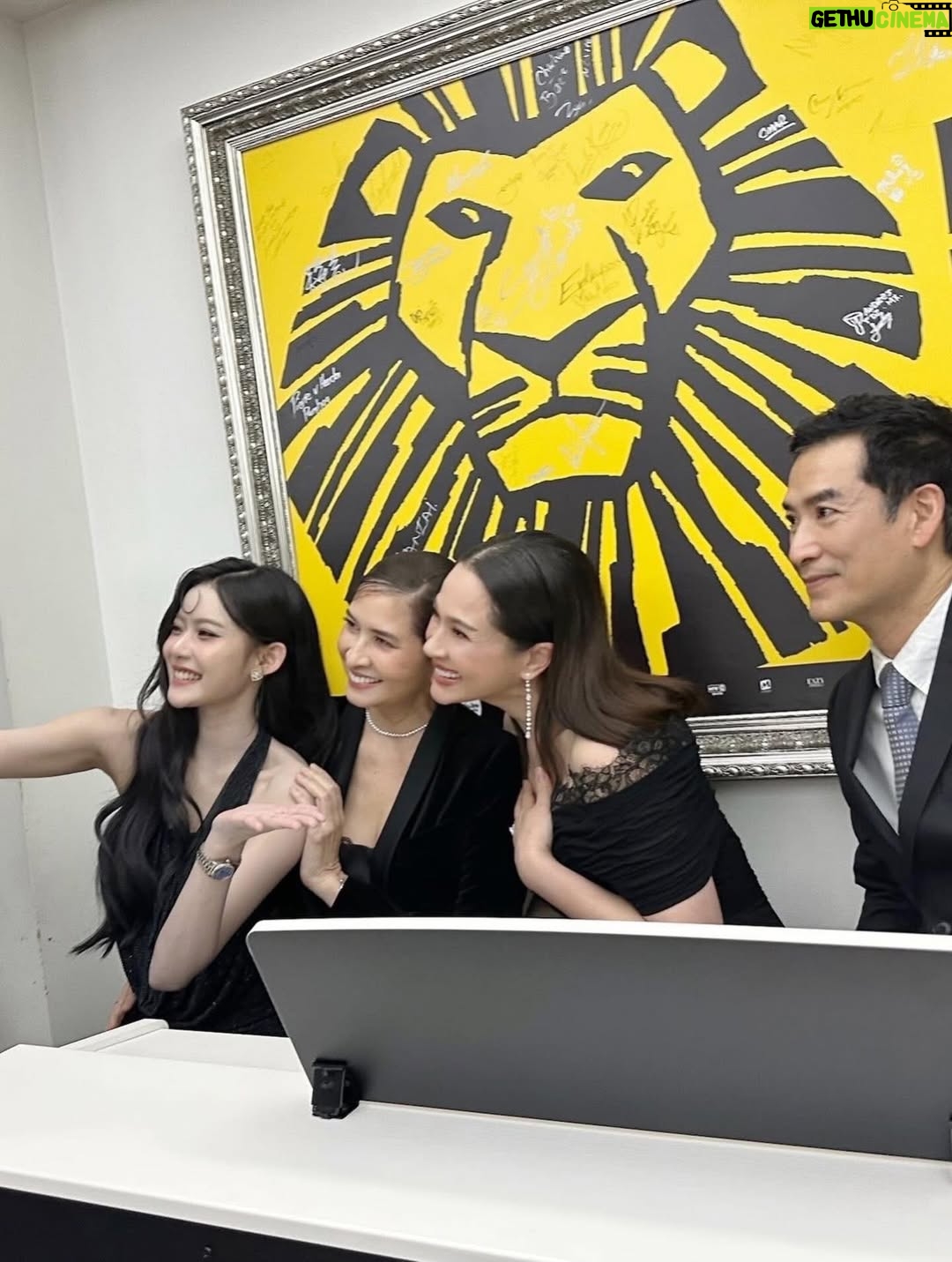 Kathaleeya McIntosh - 4K Likes - ดีใจ มีความสุขและสนุกสนานทุกครั้งที่ได้ทำงานค่ะ 🥰 ใช่ค่ะ…รูปทุกรูปขโมยเค้ามาค่ะ 😝 ไม่ใช่เป็นคนถ่ายรูปหรือถ่ายรูปไม่เก่งนั่นเอง เลยต้องใช้วิธีไปจุ๊บแจงรูปจากท่านอื่นๆมาค่ะ 😚 ดีใจที่ได้เจอทุกคนนะคะ ♥️ ฝากละครเรื่อง สอดสร้อยมาลาด้วยค่ะ รวมไปถึงฝากเรื่อง วิมานอากาศ(Sky Castle) และ อรุณรุ่งด้วยค่ะ 🙇🏻‍♀️💕 (ขอบคุณรูปจากเจ้าของรูปทุกท่านมา ณ ที่นี้ด้วยนะคะ 🙏🏻😍 เชิญใส่เครดิตได้ตามอัธยาศัยค่ะและขออภัยที่ไม่ได้ขอก่อนเพราะจำไม่ได้ว่าขโมยมาจากใครบ้างอ่ะค่ะ 😁) #สอดสร้อยมาลา #วิมานอากาศ #อรุณรุ่ง #oneสนั่นจอ2026