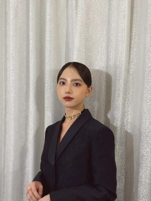 Kaya Kiyohara Instagram - 本日より、
Netflixシリーズ『イクサガミ』放送開始です。
⁡
たくさんのスタッフ・キャストの皆さんと築き上げた、様々な情熱で満ちたこの世界を
どんと受け止めていただけたら嬉しいです。
⁡
そしてイベントにお越しくださった皆さま、
生配信をご覧くださった皆さま
本当にありがとうございました。
⁡
麗しいドレスに身を包んで
心なしか背筋も伸びている私を添えて。
.
#イクサガミ
#LastSamuraiStanding
#Netflix
⁡
#dior
#DiorJoaillerie
