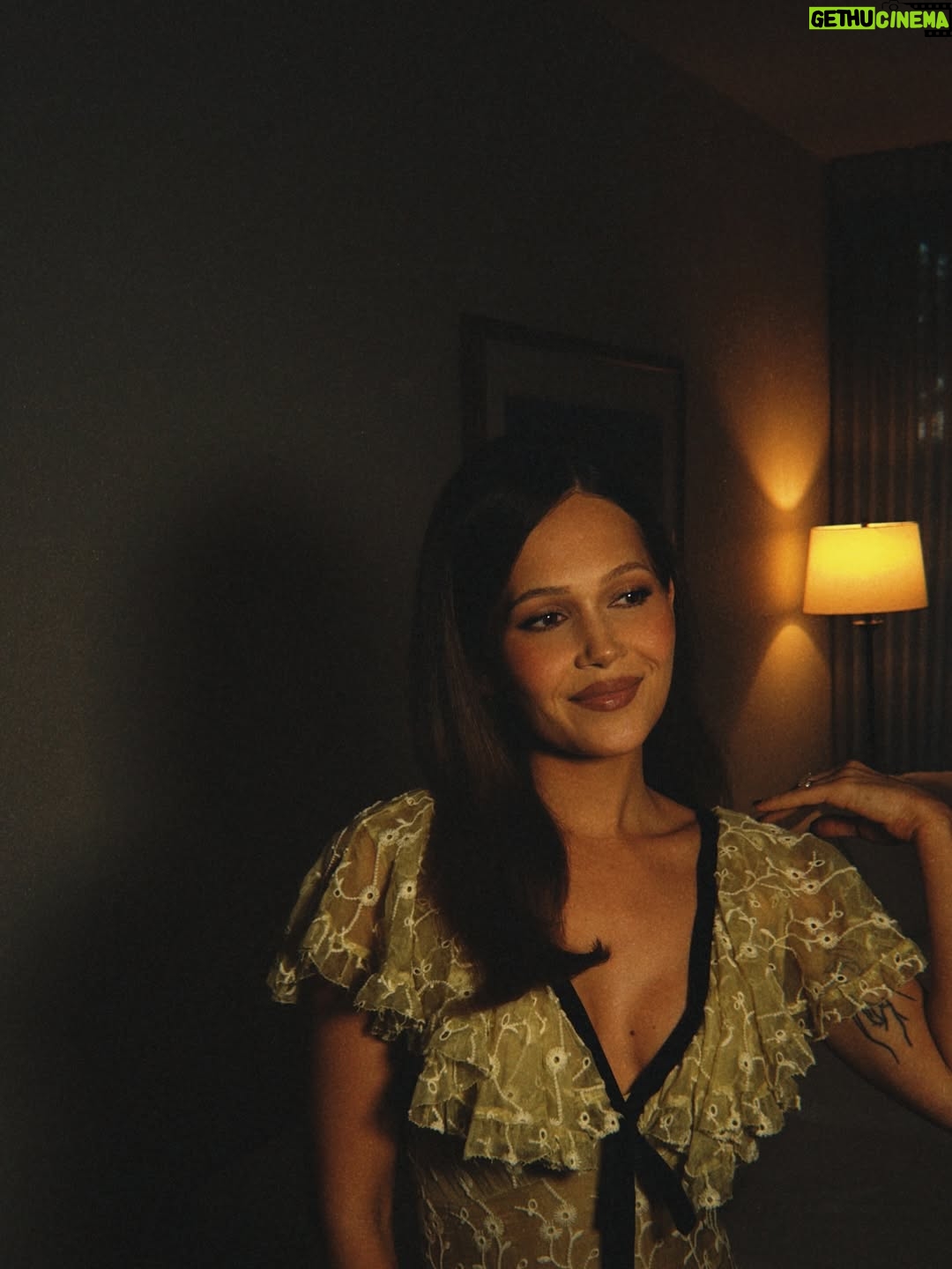 Kelli Berglund - 39.5K Likes - brunettes have more ______ ?