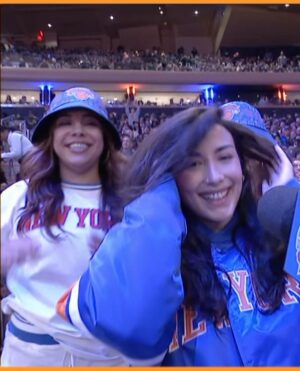 Kelli Giddish Instagram - A legendary detective rooting on a legendary team 🤝 #SVU
🎥: @NBA @nyknicks