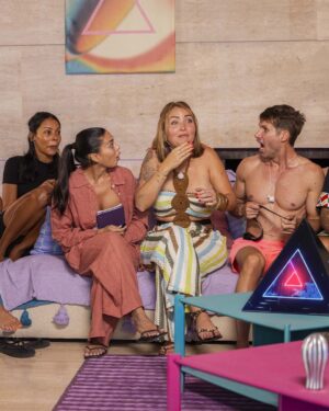 Kelly Helard Instagram - Retours en images sur une 1ère semaine des plus chaotiques pour nos players ! 🔥
#ThePower, nouvelle partie, à 17:40 sur W9 et M6 