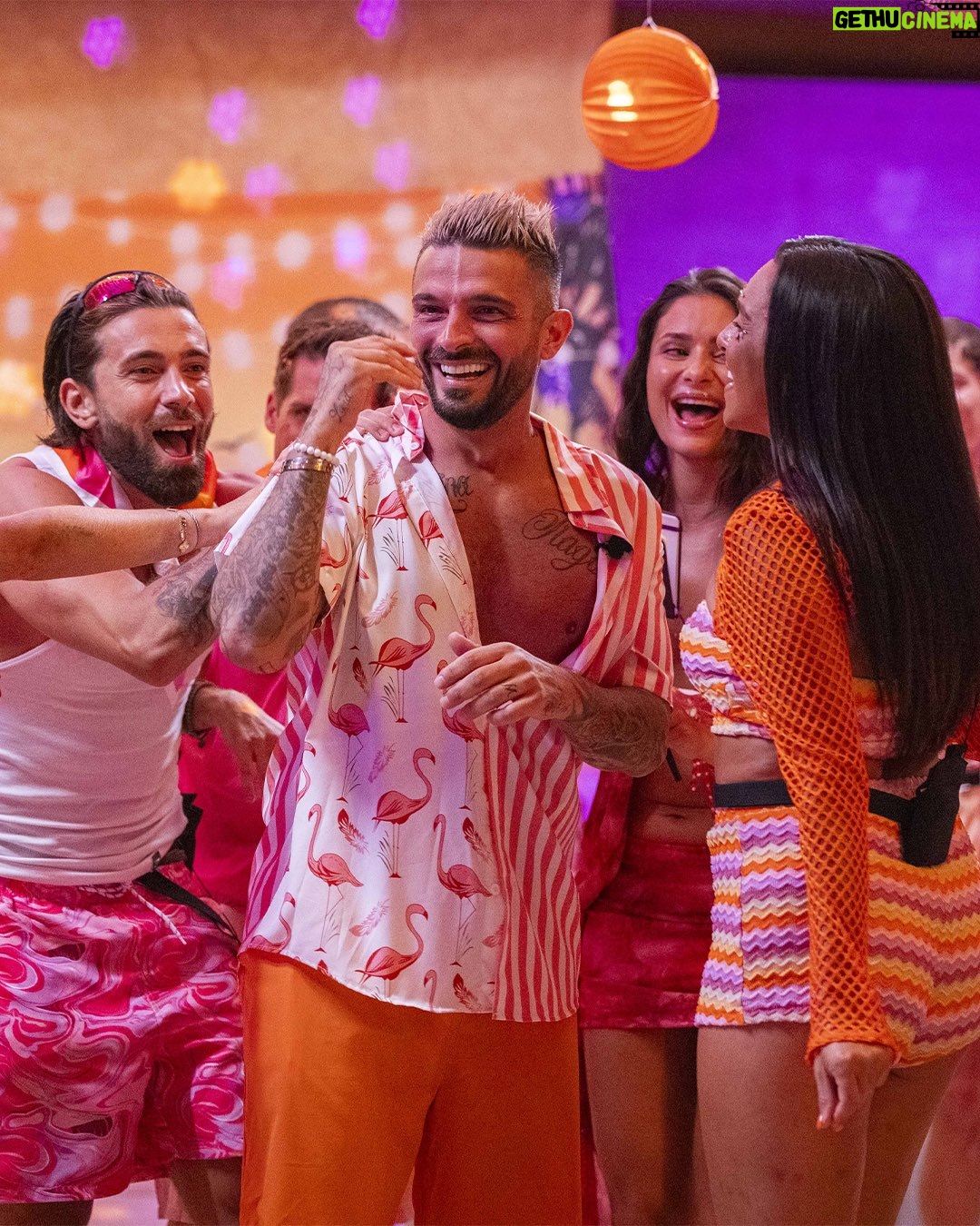 Kelly Helard - 8.7K Likes - Retours en images sur une 1ère semaine des plus chaotiques pour nos players ! 🔥
#ThePower, nouvelle partie, à 17:40 sur W9 et M6 