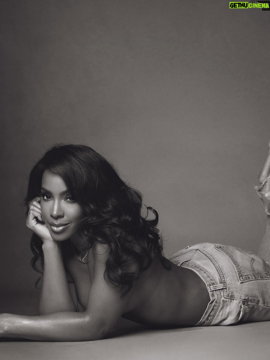 Kelly Rowland - 450.5K Likes - This is 45