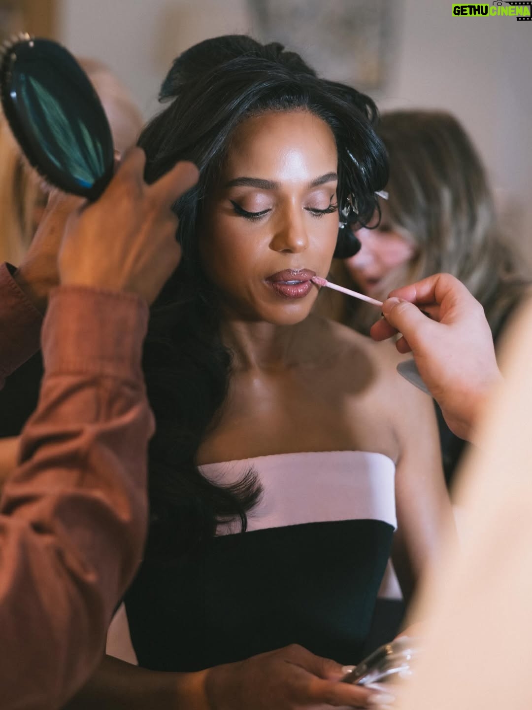 Kerry Washington - 145.8K Likes - It’s a family reunion 😜 at the @naacpimageawards 
(Missing you @tonygoldwyn 🧑‍🧑‍🧒‍🧒)