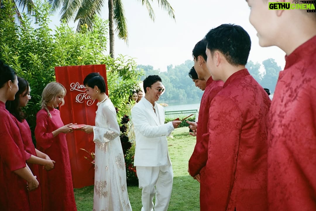 Khánh Linh - 18.4K Likes - Ngày này 2 năm trước ^^

Xem lại hình vẫn thấy đẹp và nhiều cảm xúc quá! Cám ơn team @theflab.weddingplanner và @thangmuoihai.decor đã giúp chúng mình có một kỉ niệm thật đẹp và đáng nhớ❤️