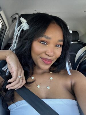 Khosi Ngema Instagram - It’s been a tiiiiiime🥹😩🥰

Finding pleasure and beauty in the little things these days. Truly taking things one day at a time because there is literally no other way over here kwa-new motherhood😂😅. Feeling inspired to create in new ways. Love it here! 

PS. you are love, you are light!🤍🧿