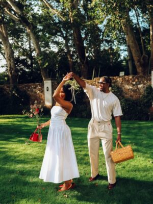 Khosi Ngema Instagram - It’s been a tiiiiiime🥹😩🥰

Finding pleasure and beauty in the little things these days. Truly taking things one day at a time because there is literally no other way over here kwa-new motherhood😂😅. Feeling inspired to create in new ways. Love it here! 

PS. you are love, you are light!🤍🧿