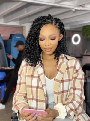 Khosi Ngema Instagram - It’s been a tiiiiiime🥹😩🥰

Finding pleasure and beauty in the little things these days. Truly taking things one day at a time because there is literally no other way over here kwa-new motherhood😂😅. Feeling inspired to create in new ways. Love it here! 

PS. you are love, you are light!🤍🧿