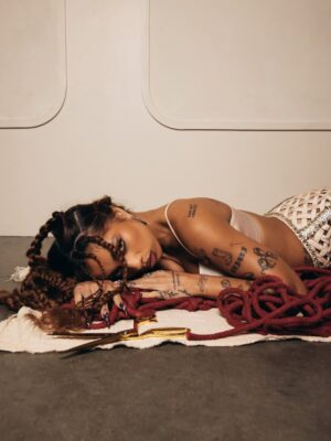Kiana Ledé Instagram - Cut ties has been such an important project for me bc these songs all represent a time where I had to decide what was servin me in my life. I hold onto relationships for way too long bc im a loyal bitch but im so good at cuttin people off once I feel betrayed in any way. I live in a world of extremes and sometimes it shocks people how easy I make it seem. While makin this album, I was processin whether that’s a toxic trait or not. That was only a part of the process.  And now I realize sometimes just cuttin them off doesn’t feel harsh enough for me… but we’ll talk about that another time 🩸✂️🤍
#CutTiesDeluxe out now! #LinkInBio