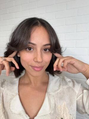 Kiana Madeira Instagram - feeling just a tad more weightless 🧚🏽‍♀️

@yourfuturehairdresserr ♥️