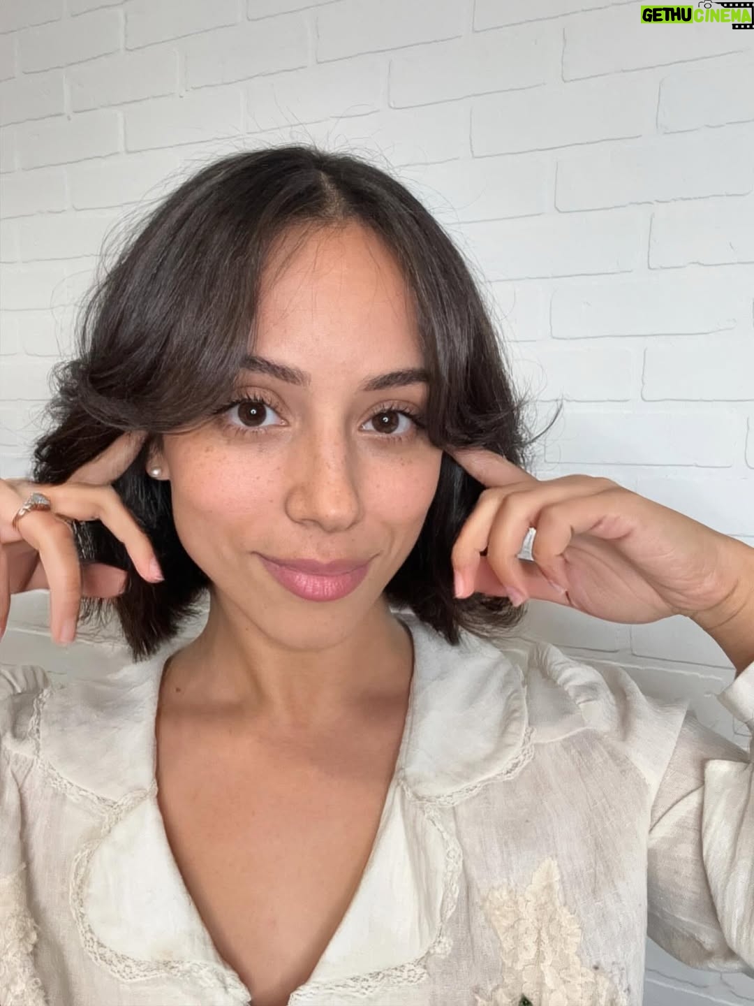 Kiana Madeira - 7.7K Likes - feeling just a tad more weightless 🧚🏽‍♀️

@yourfuturehairdresserr ♥️