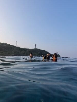 Kiko Mizuhara Instagram - I feel truly honored to have been part of this very special project — the creation of Ocean Gaia, an underwater sculpture by Jason Decaires Taylor @jasondecairestaylor , now resting in the beautiful ocean of my beloved Tokunoshima 🌊🤍

This project has been in the making for nearly two years. So many hearts, hands, and hopes came together to bring this vision to life.

The sculpture lies gently on the seabed, just a short distance from the shore, at a depth of 5 meters.
It was created in the image of my calm expression, standing 2 meters tall, 5.5 meters wide, and weighing 45 tons — the very first large-scale underwater sculpture ever installed in Japan.

As part of the coral reef, the piece features openings that allow fish and other marine life to move freely in and out, making it not only a work of art but also a new home for the ocean’s ecosystem.
Its soft, swirling form was inspired by the intricate sand patterns created by Amami Hoshizara puffer fish🐡, as well as the gentle curves of the island’s mountain range.

Tokunoshima is known for its longevity, vibrant birth rate, and deep connection to nature.
The mountain ridge at the island’s center resembles the silhouette of a pregnant woman — a symbol of life itself. Ocean Gaia was born from the Gaia myth, embodying the bond between people and the sea, and celebrating the cycle of life 🌿

As more young people leave the island for the cities, my hope is that this piece will spark a renewed connection to the ocean, nature, and culture for the next generation. And maybe, it will inspire more people to fall in love with the sea and look more closely at the natural world around us ❤️

Being underwater and seeing Ocean Gaia for the first time as it began to breathe with the ocean was unforgettable — a truly special birthday memory I’ll carry with me forever.

I can’t wait to watch how this sculpture slowly becomes part of the reef, a home for coral and marine life, and how its story will be woven into the ocean over time 🌊✨

Thank you from the bottom of my heart to everyone in Tokunoshima.