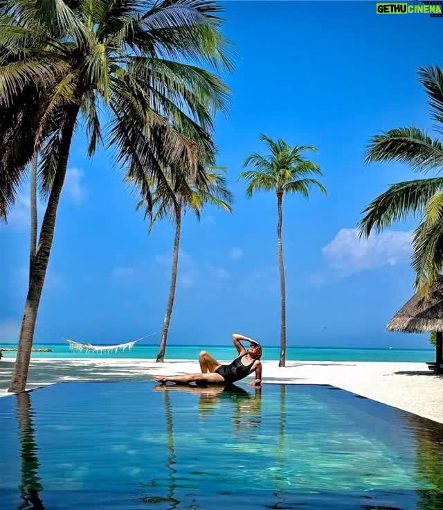 Kim Cattrall - 69.8K Likes - A dream come true spending an extraordinary vacation at One&Only Reethi Rah @ooreethirah @ooresorts 😎💋❤️