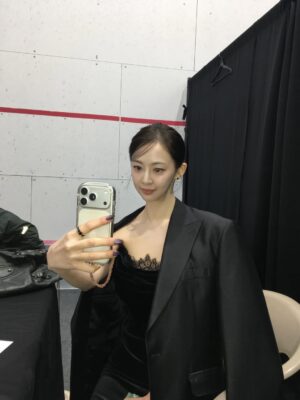 Kim Da-som Instagram - 🖤반가웠어요🖤