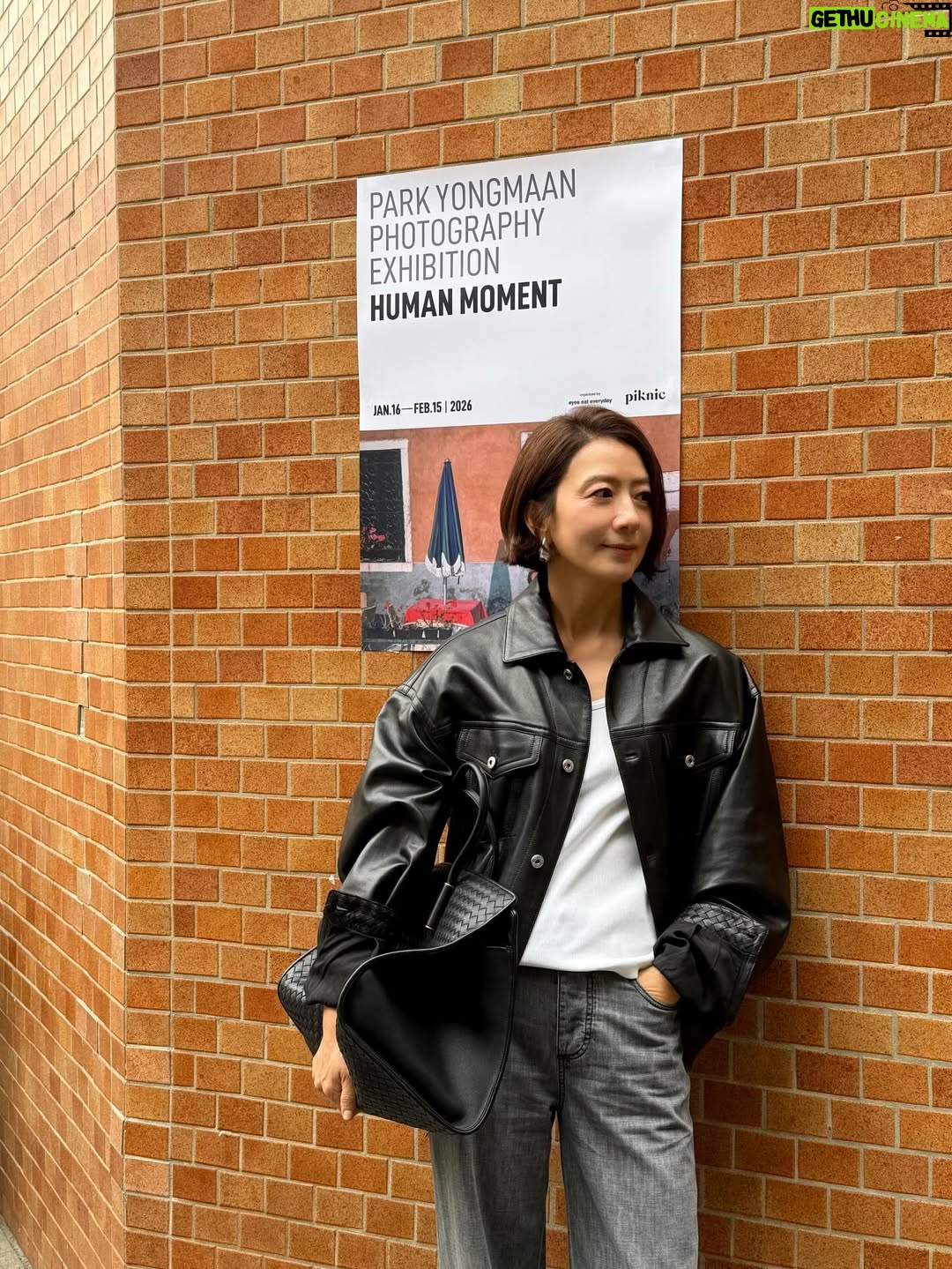 Kim Hee-ae - 24.6K Likes - 저는 잘 모르지만, 너무 멋진 전시였어요!
끝나기 전에 가보길 잘했어요📸

#김희애 #KIMHEEAE @NEWBOTTEGA #제품제공