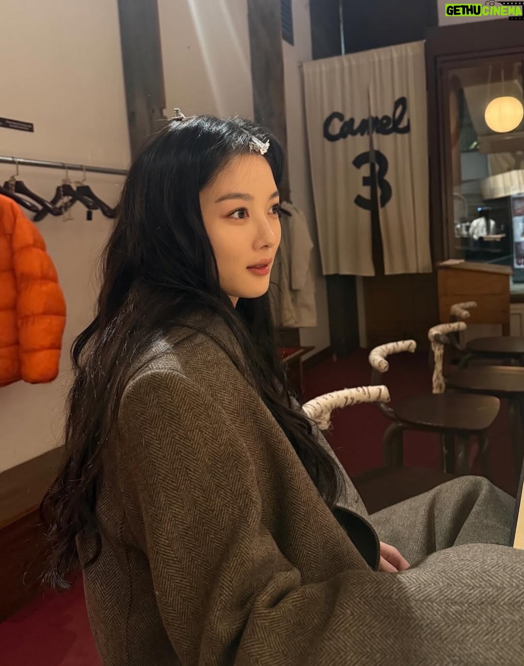 Kim You-jung - 4.1 Million Likes - 