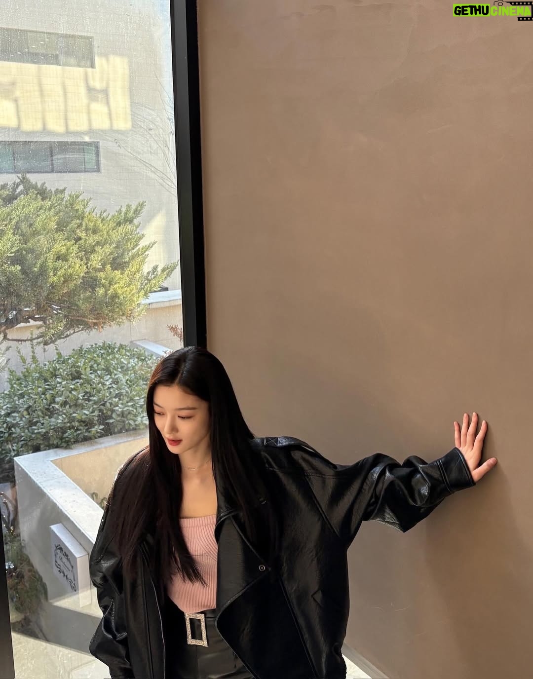 Kim You-jung - 4.1 Million Likes - 